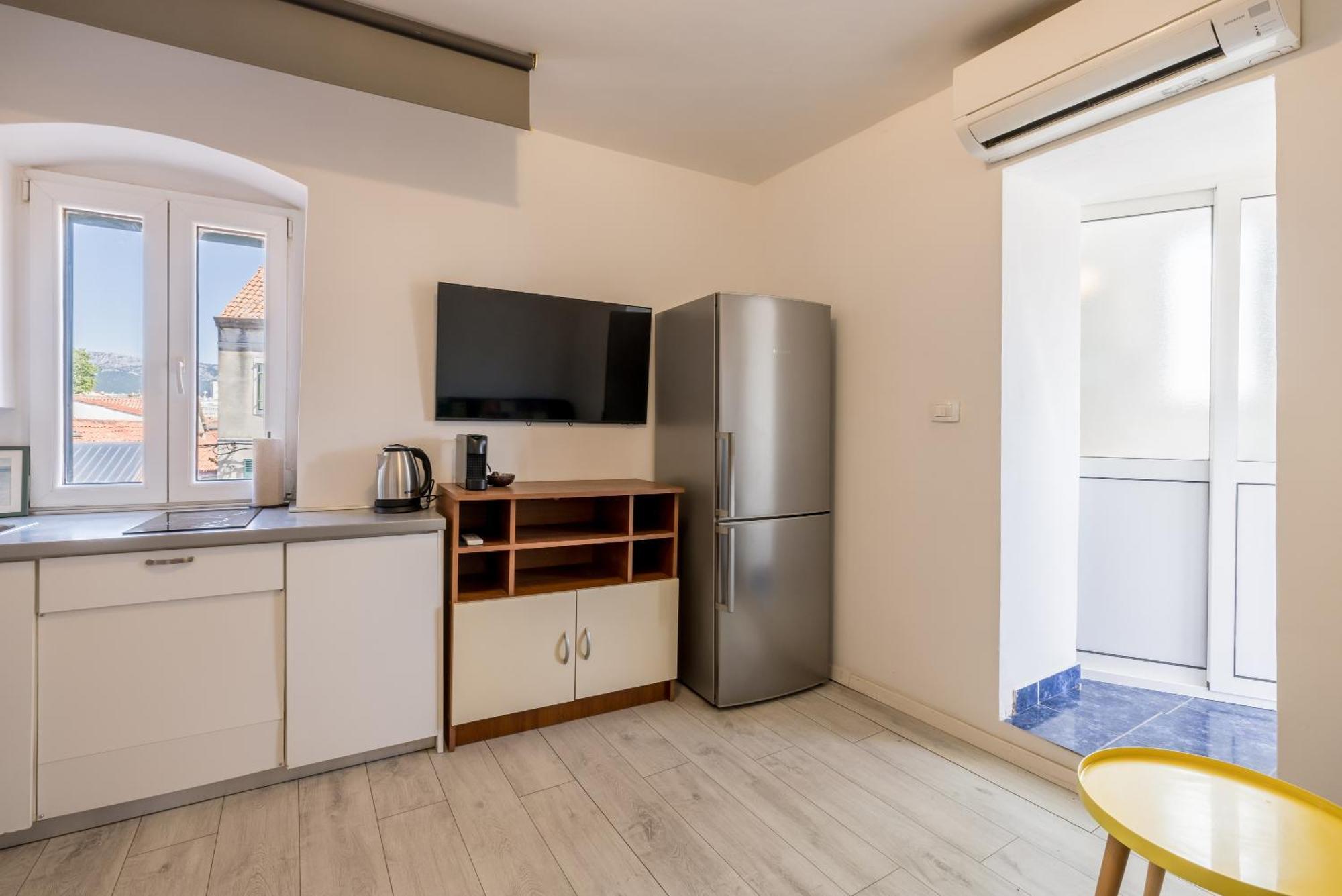 Split Central City Apartment Exterior photo